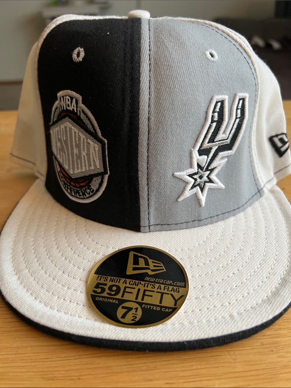 New Era San Antonio Spurs Split Black & Gray Fitted 59FIFTY Cap Sz 7 1/2